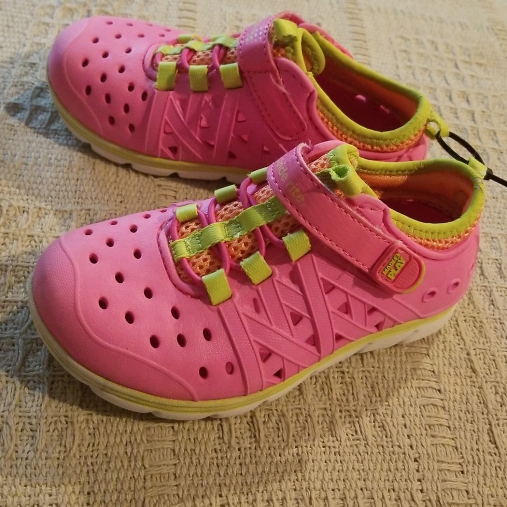 Stride Rite Phibian Water Shoes